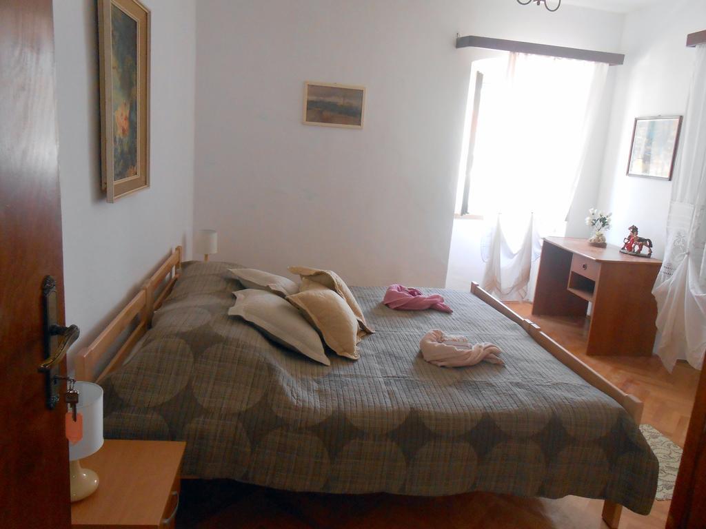 Zora Hiša za goste Stari Grad (Hvar)